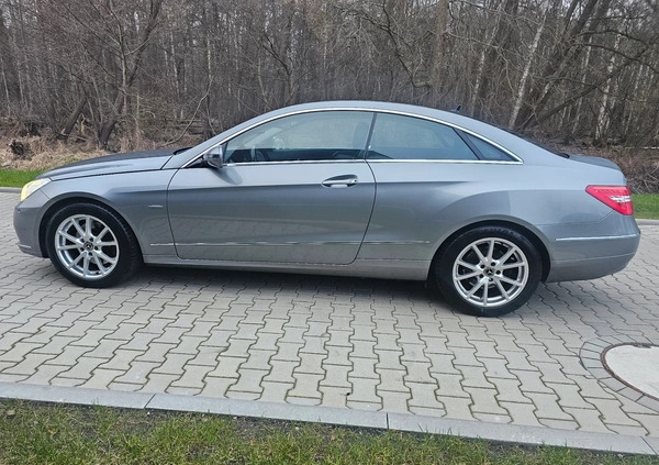 Mercedes-Benz Klasa E cena 44900 przebieg: 250000, rok produkcji 2009 z Międzyzdroje małe 137